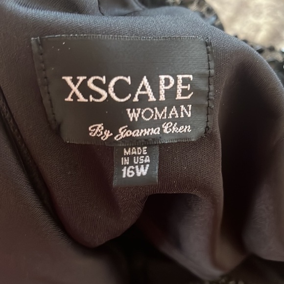 Gown - Picture 7 of 7